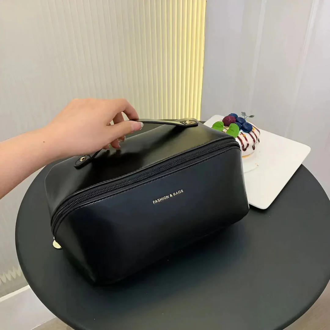 LoungeYard | Waterproof Cosmetic Bag - BeautyGuard — product view 1